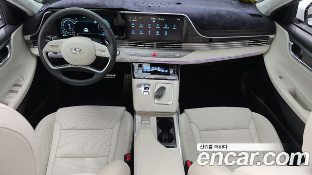 Hyundai Grandeur — interior