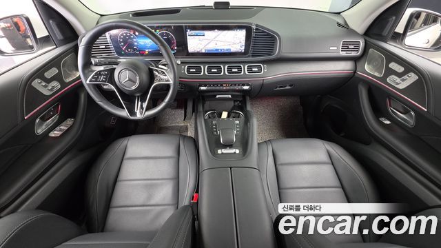 Mercedes-Benz GLE-Class — interior