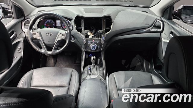 Hyundai Santa Fe — interior