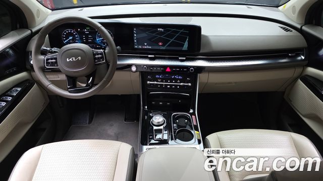 Kia Carnival — interior