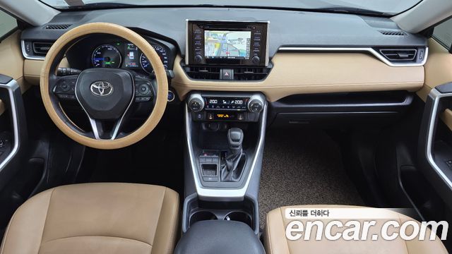 Toyota RAV4 — interior
