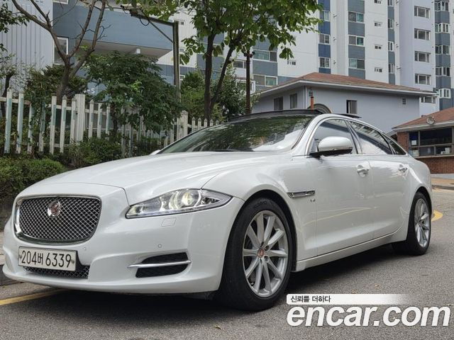 Jaguar XJ
