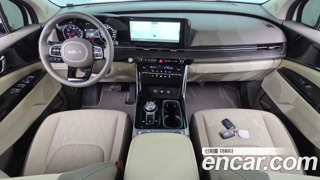 Kia Carnival — interior