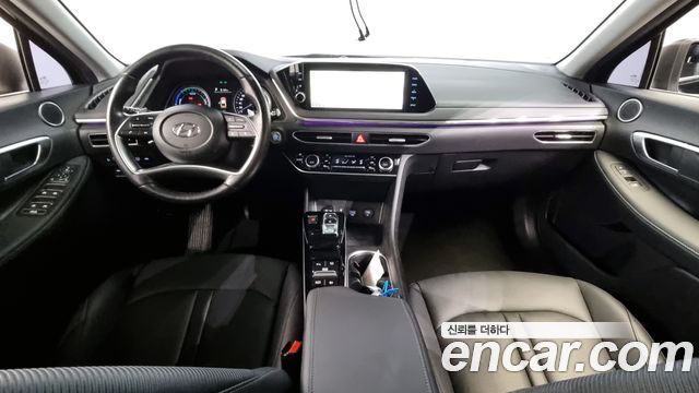 Hyundai Sonata — interior