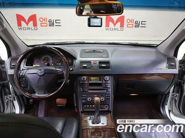 Volvo XC90 — interior