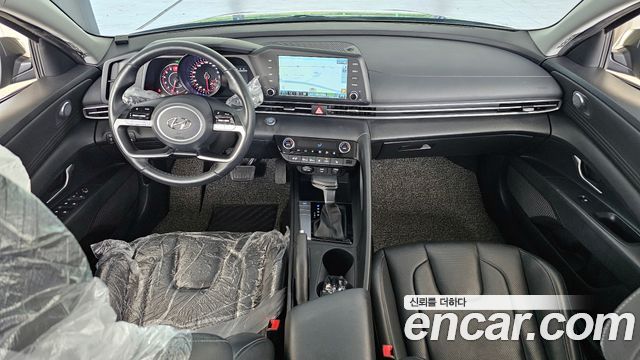 Hyundai Avante — interior