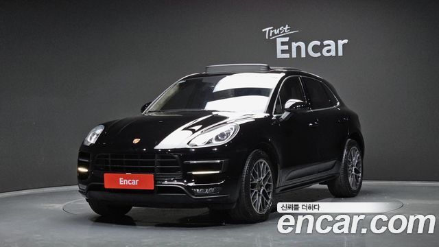 Porsche Macan — exterior