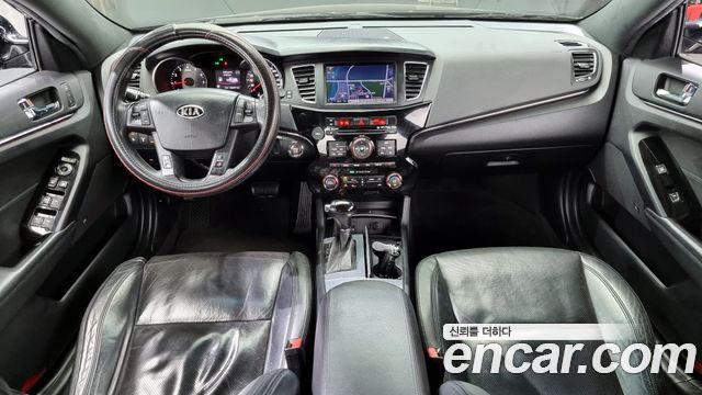 Kia K7 — interior
