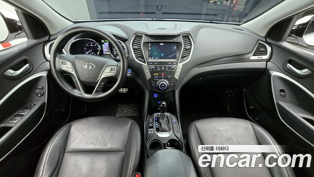 Hyundai Santa Fe — interior