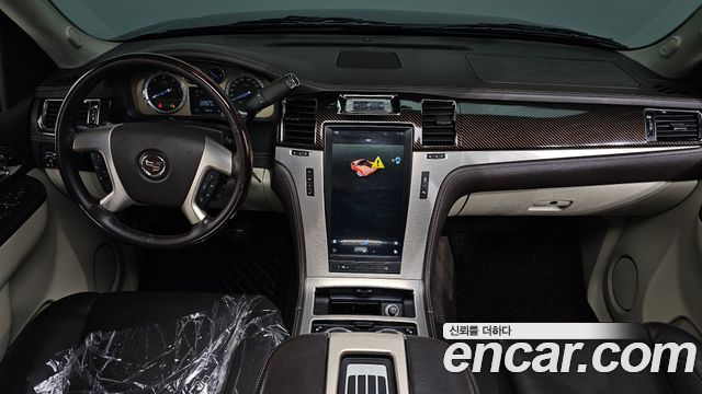 Cadillac Escalade — interior