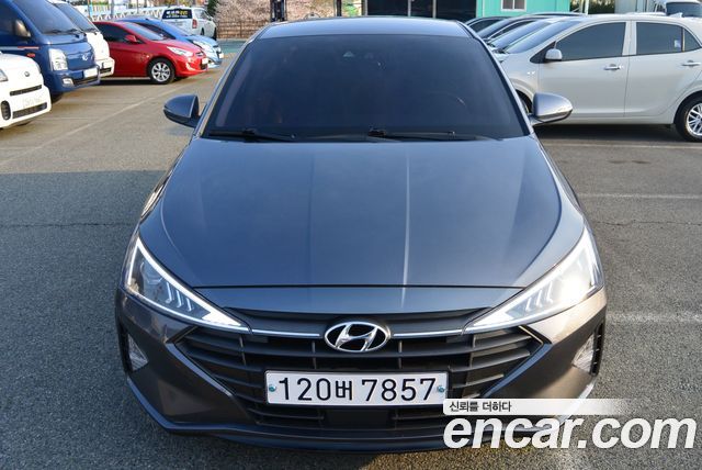 Hyundai Avante — exterior