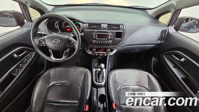 Kia Pride — interior