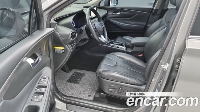 Hyundai Santa Fe — interior