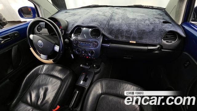Volkswagen Beetle — interior