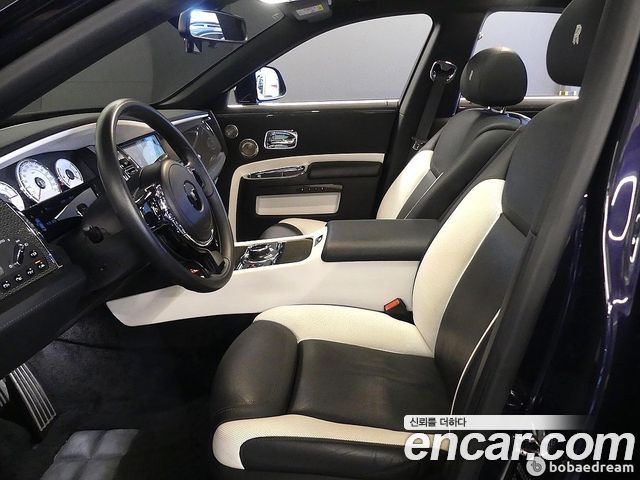 Rolls-Royce Ghost — interior