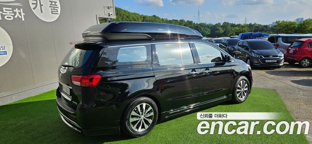 Kia Carnival — interior