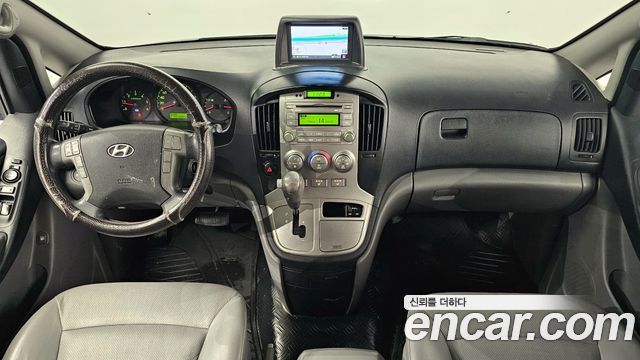Hyundai Starex — interior