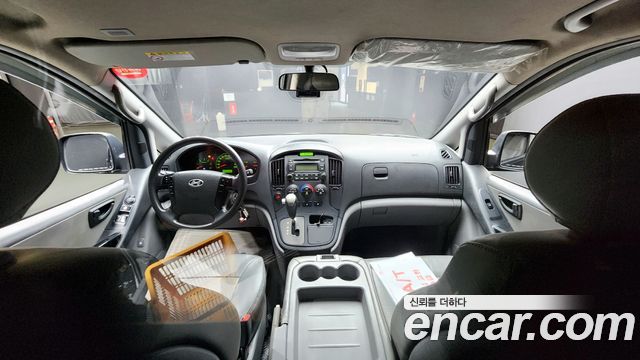 Hyundai Starex — interior