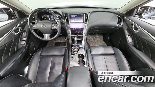 Infiniti Q50 — interior