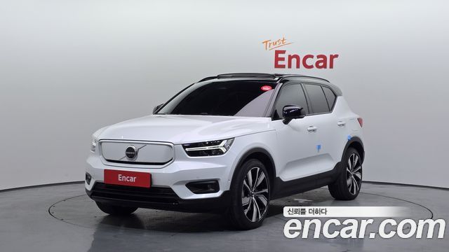 Volvo XC40 — exterior