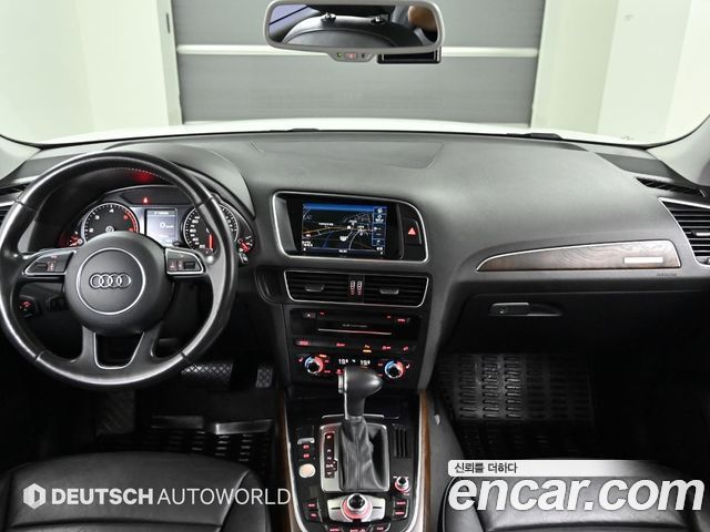 Audi Q5 — interior