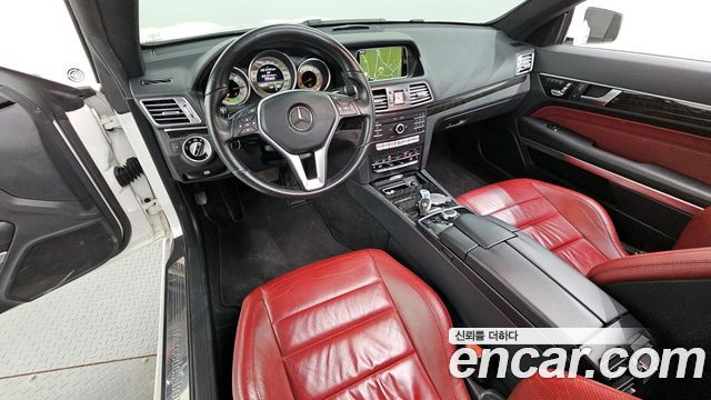 Mercedes-Benz E-Class — interior