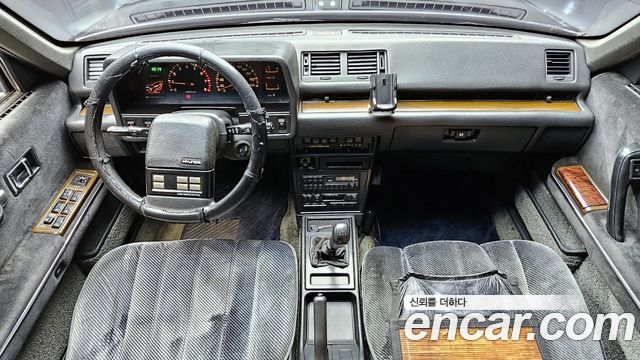 Hyundai Grandeur — interior