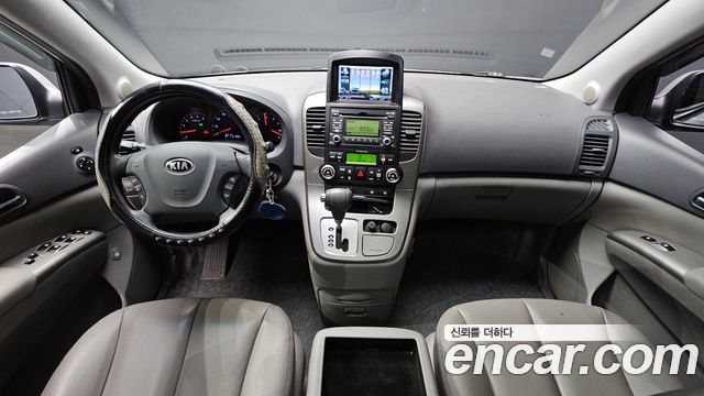 Kia Carnival — interior