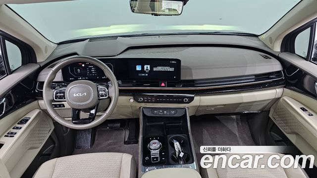Kia Carnival — interior