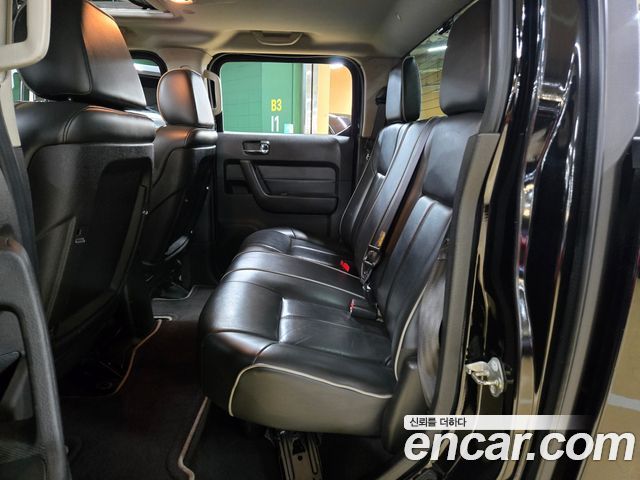 Hummer H3 — interior