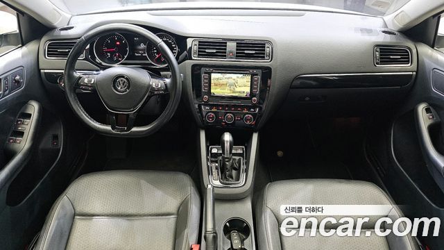 Volkswagen Jetta — interior