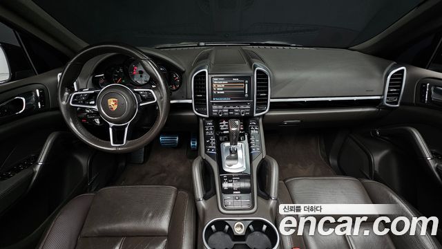 Porsche Cayenne — interior