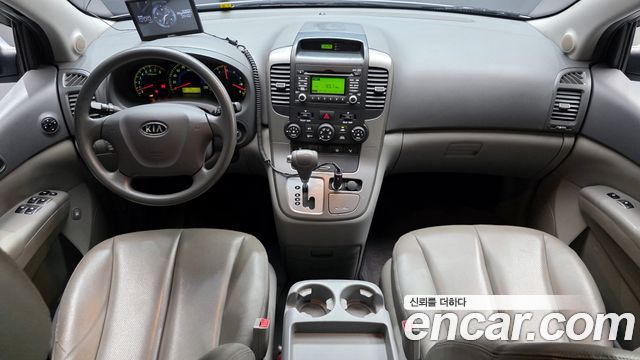 Kia Carnival — interior