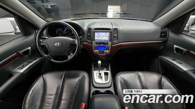 Hyundai Santa Fe — interior