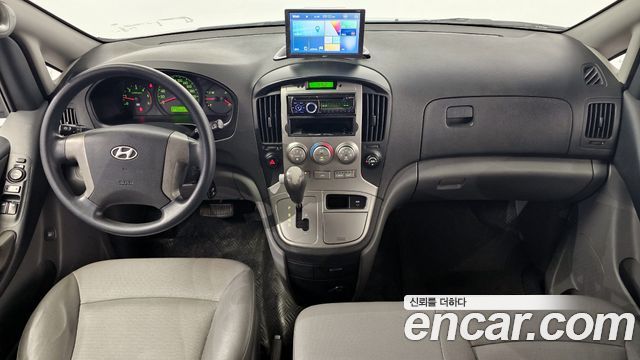 Hyundai Starex — interior