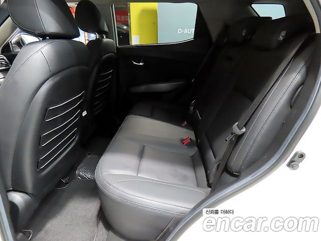 KG Mobility Tivoli — interior