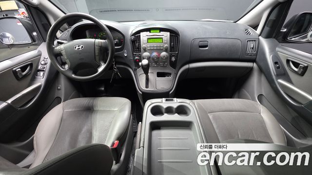 Hyundai Starex — interior