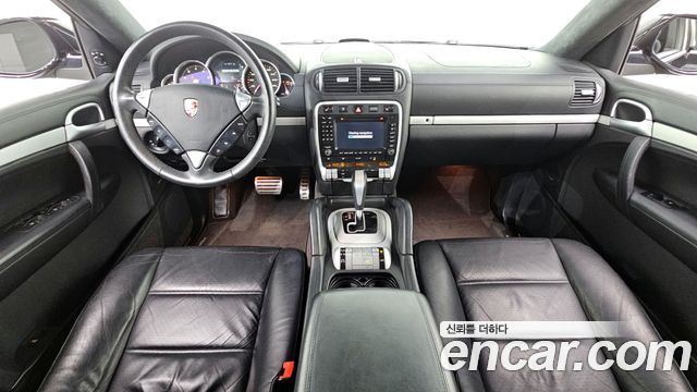 Porsche Cayenne — interior