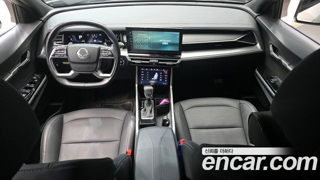 KG Mobility Torres — interior