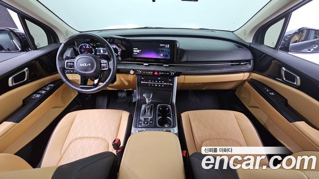 Kia Carnival — interior