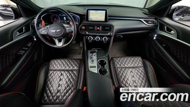 Genesis G70 — interior