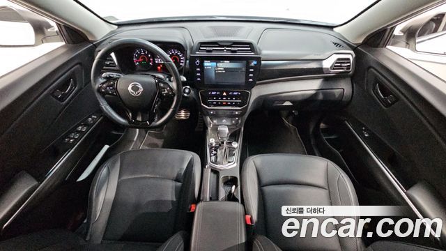 KG Mobility Tivoli — interior