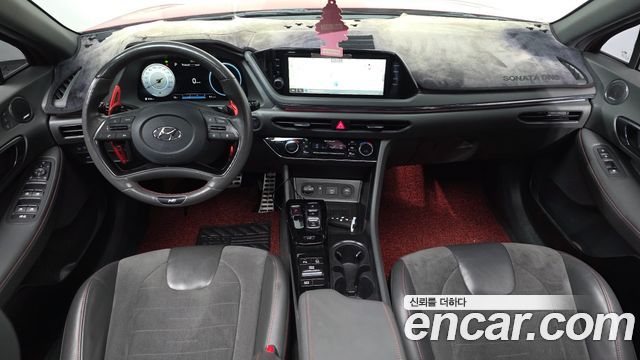 Hyundai Sonata — interior