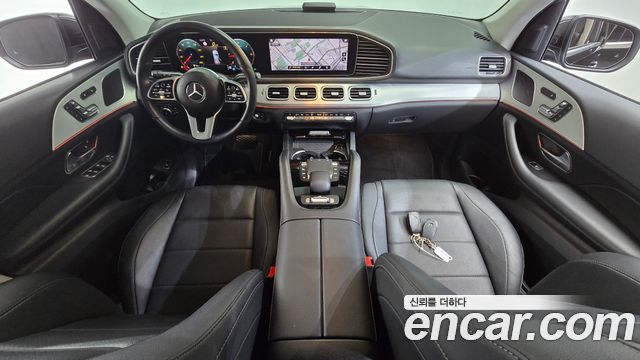 Mercedes-Benz GLE-Class — interior
