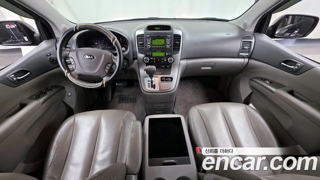 Kia Carnival — interior