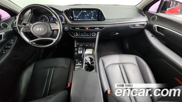 Hyundai Sonata — interior