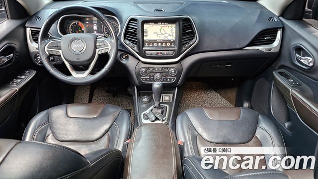 Jeep Cherokee — interior