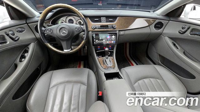 Mercedes-Benz CLS-Class — interior