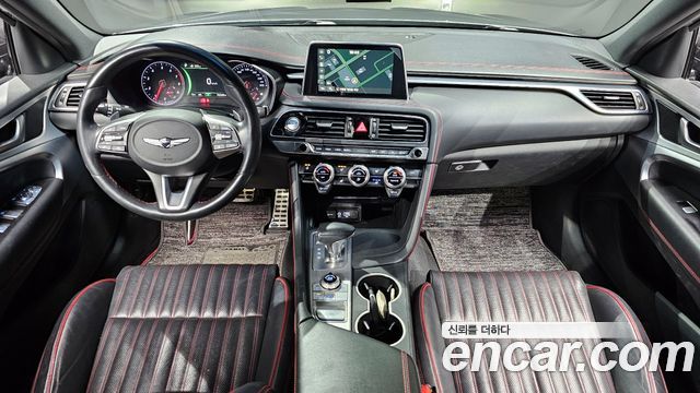 Genesis G70 — interior