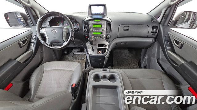 Hyundai Starex — interior
